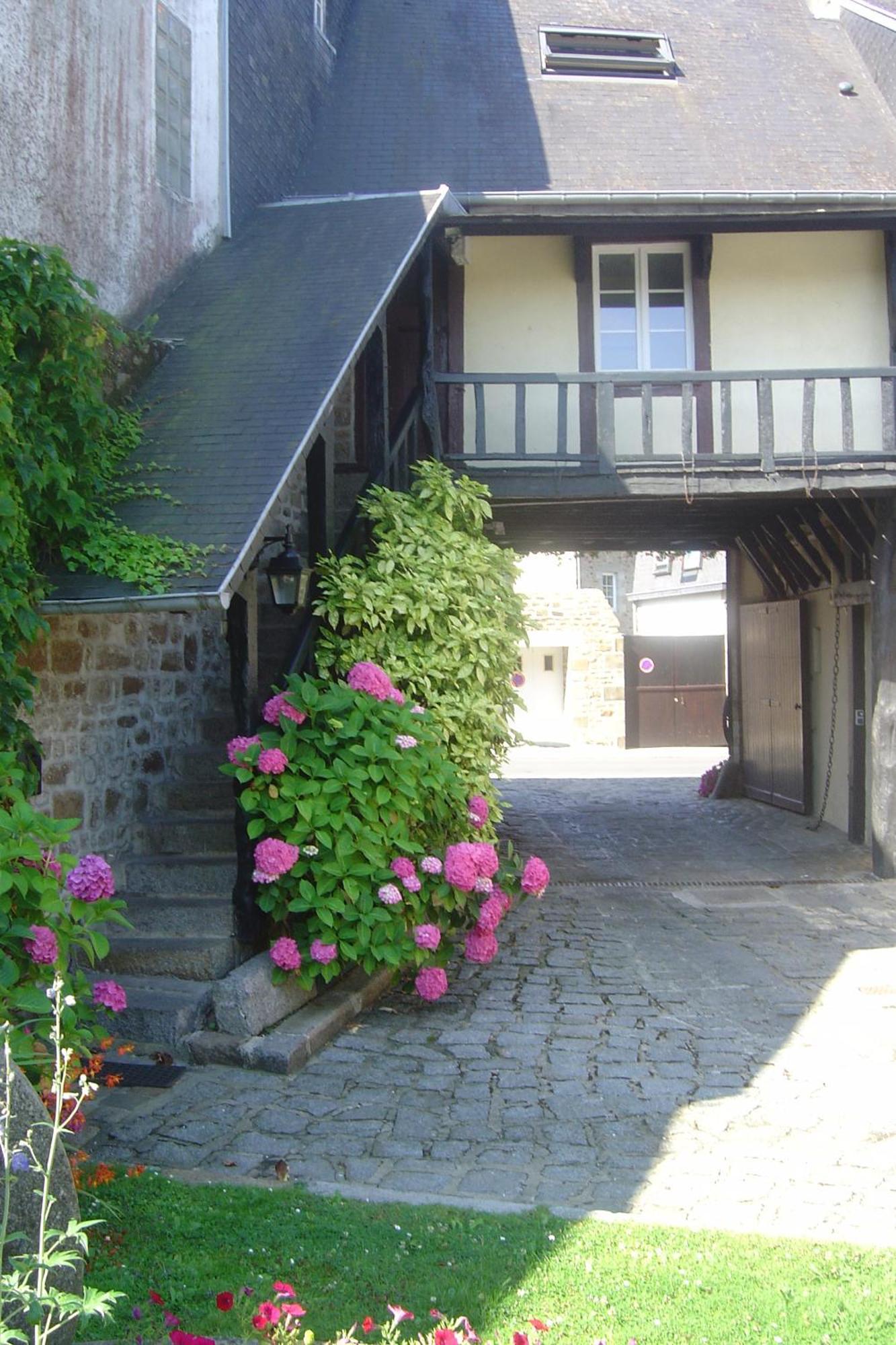 Hotel De La Croix D'Or Avranches Esterno foto