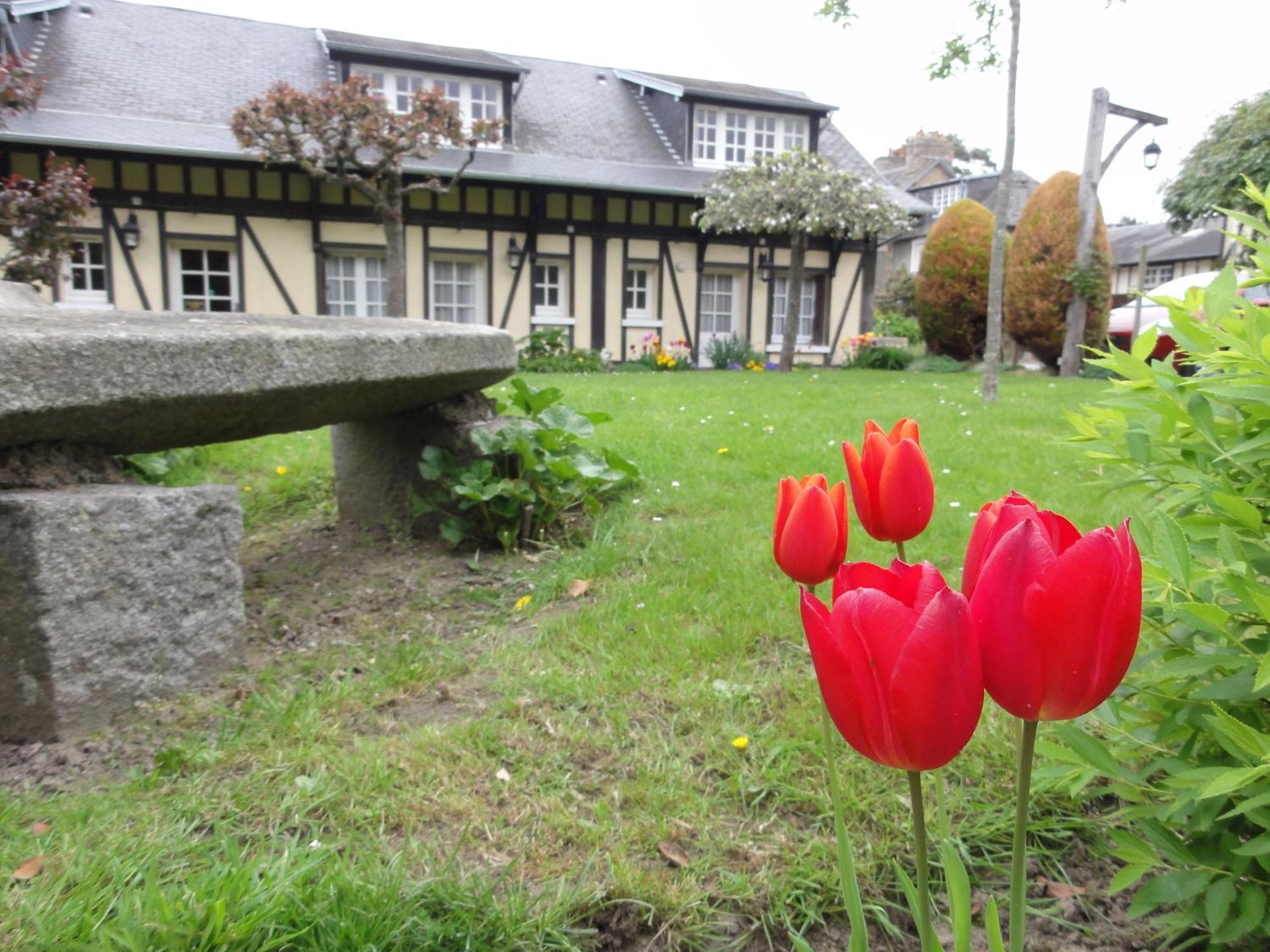 Hotel De La Croix D'Or Avranches Esterno foto