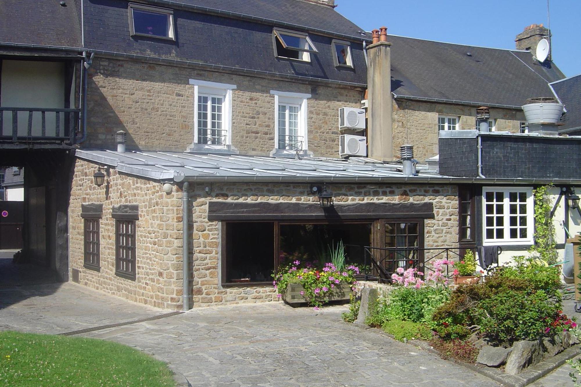 Hotel De La Croix D'Or Avranches Esterno foto