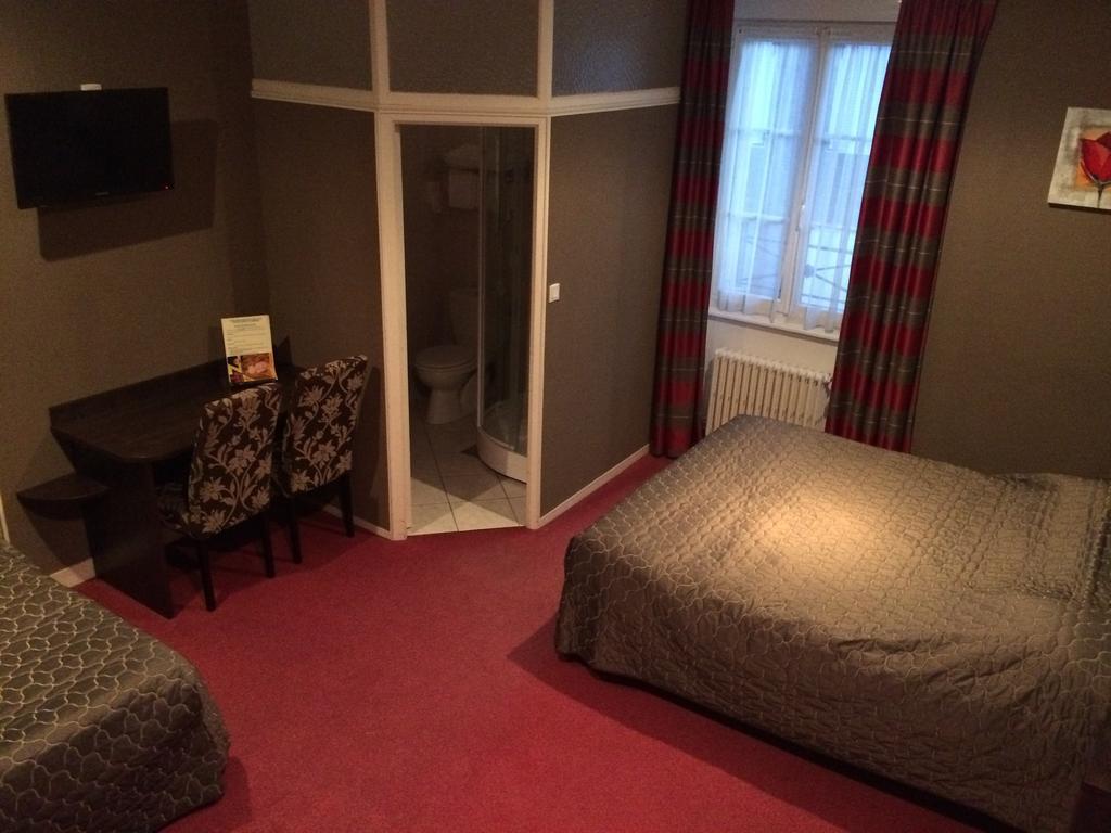 Hotel De La Croix D'Or Avranches Esterno foto