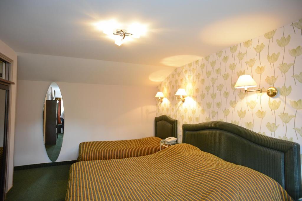 Hotel De La Croix D'Or Avranches Camera foto