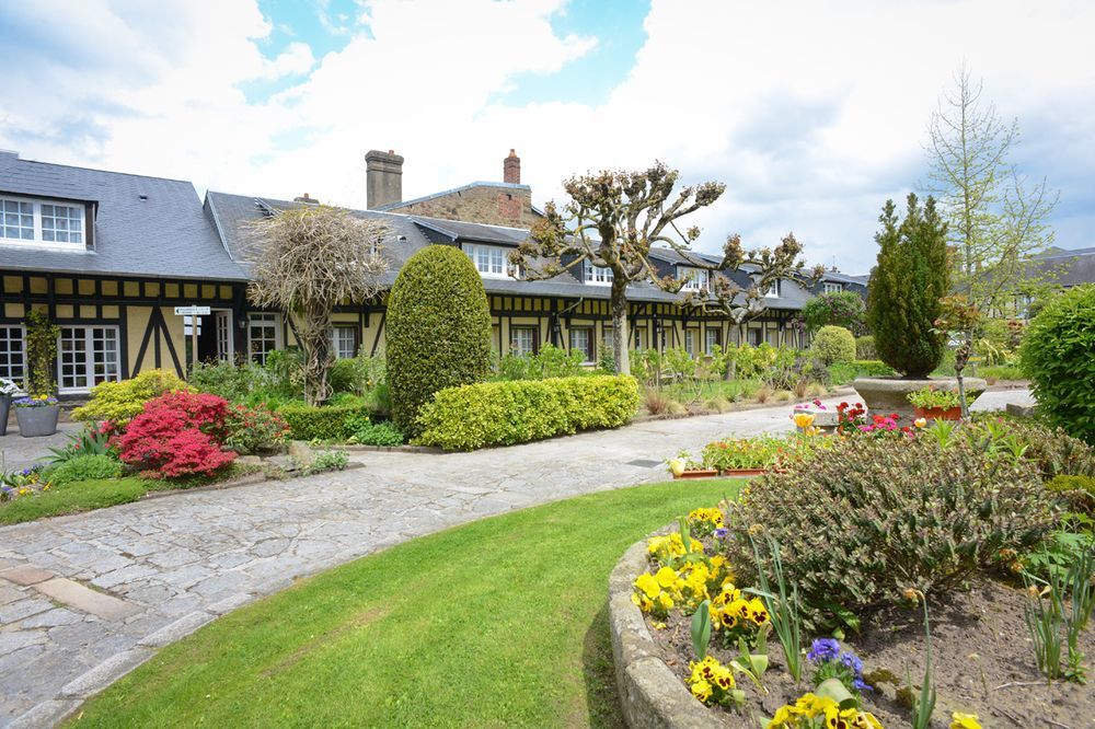 Hotel De La Croix D'Or Avranches Esterno foto