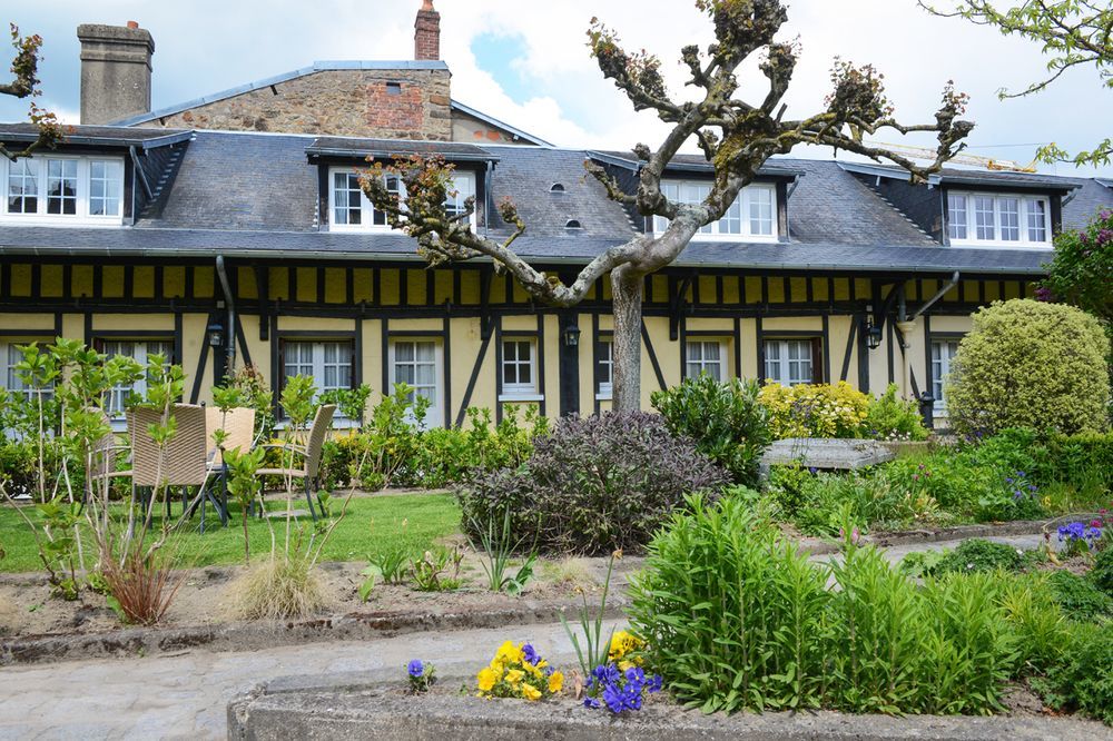 Hotel De La Croix D'Or Avranches Esterno foto