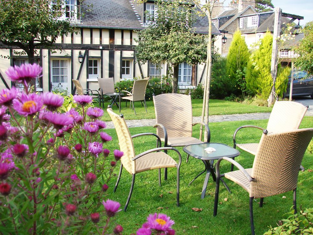 Hotel De La Croix D'Or Avranches Esterno foto