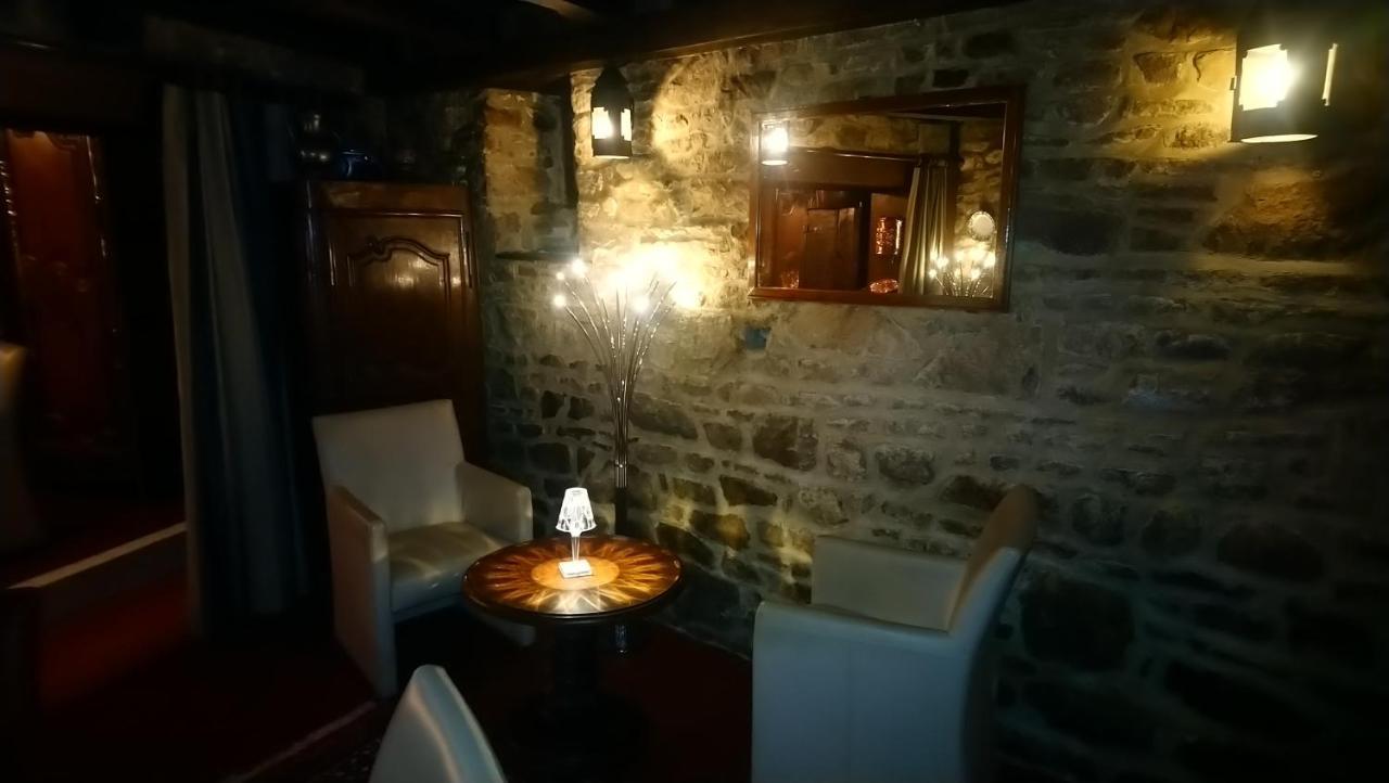 Hotel De La Croix D'Or Avranches Esterno foto