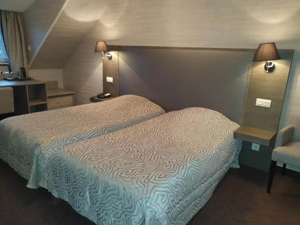 Hotel De La Croix D'Or Avranches Esterno foto