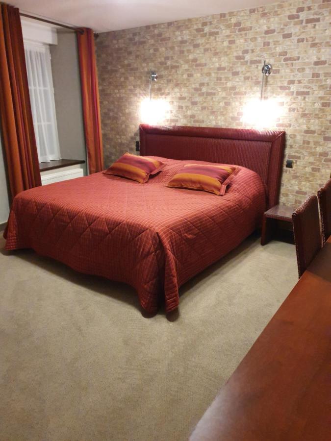 Hotel De La Croix D'Or Avranches Esterno foto