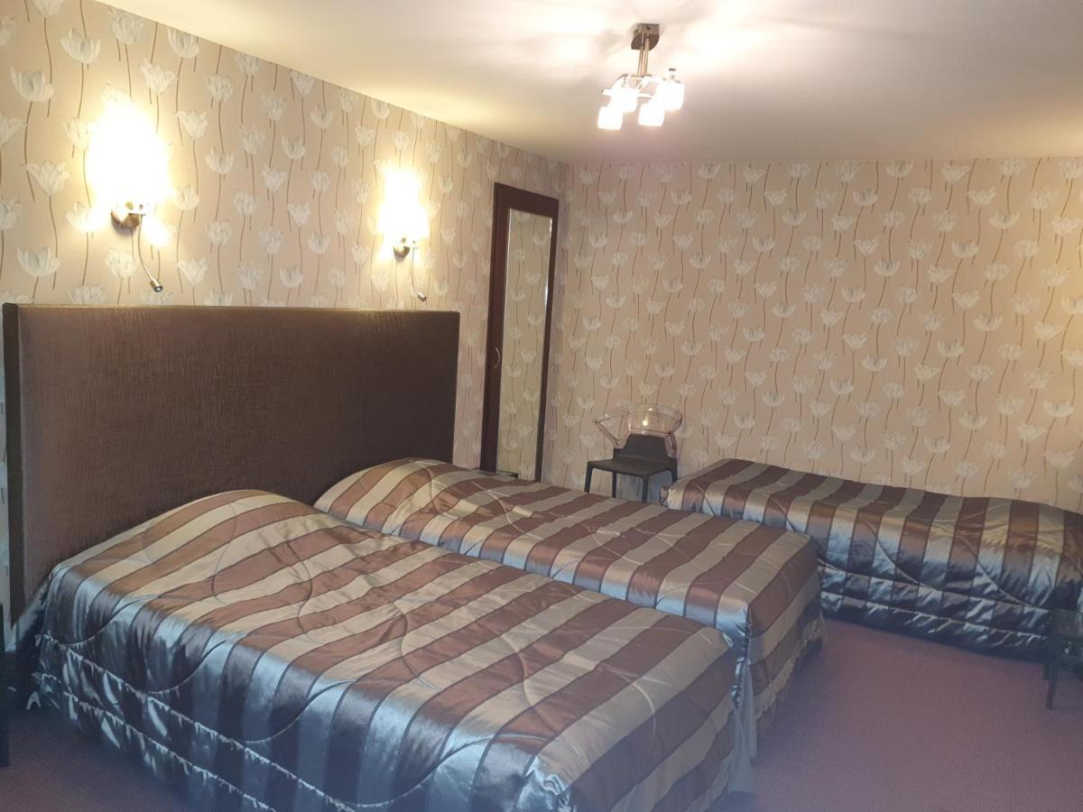 Hotel De La Croix D'Or Avranches Esterno foto