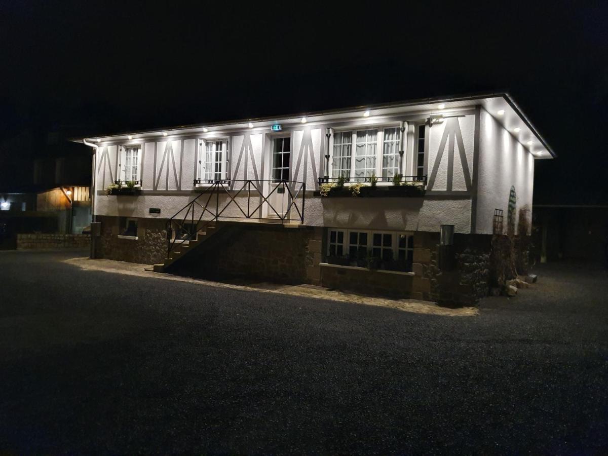 Hotel De La Croix D'Or Avranches Esterno foto